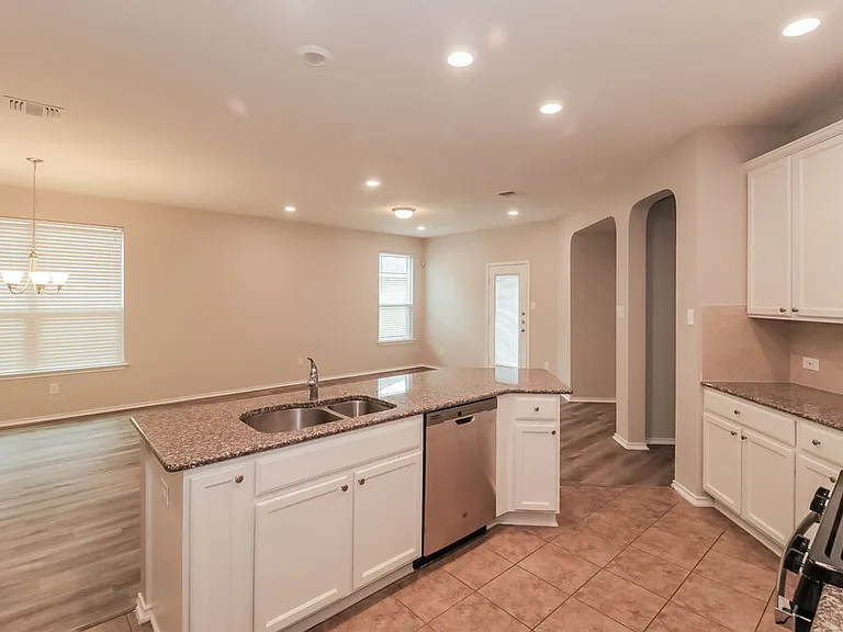 445 Sheepshank Dr — Photo 7
