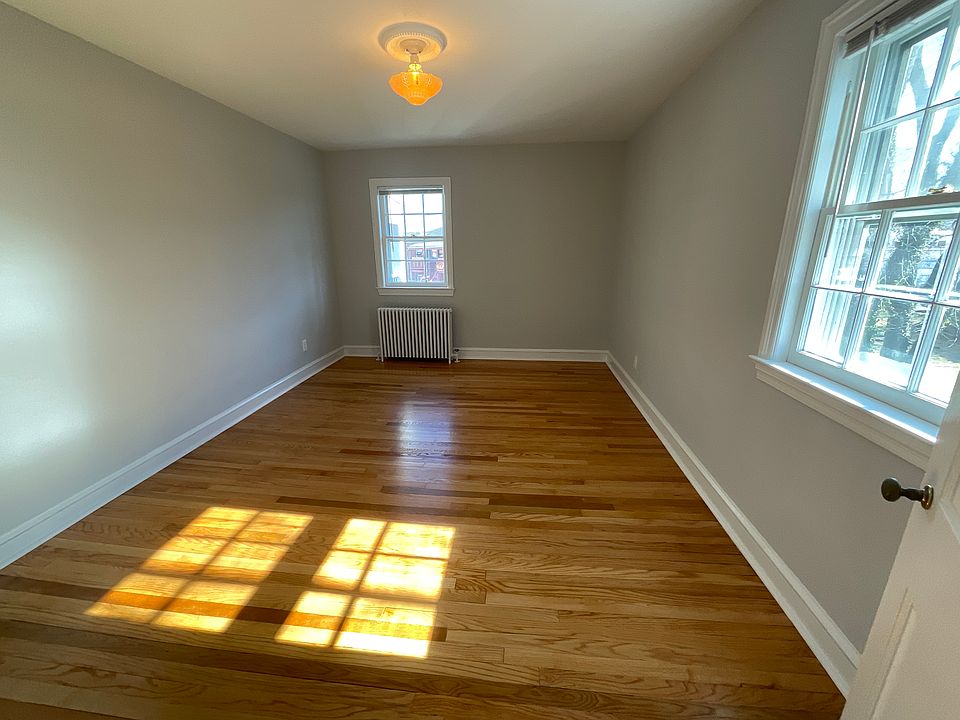 1st image of 305 Shirley St APT 31
