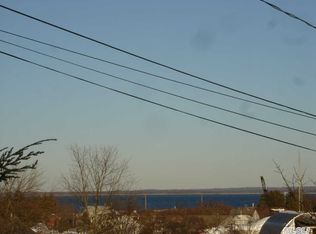 49 Newtown Rd, Hampton Bays, NY 11946