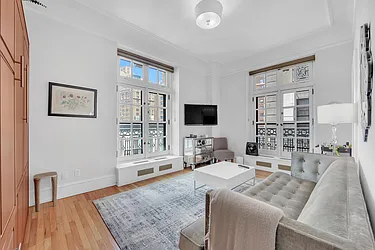 2109 Broadway