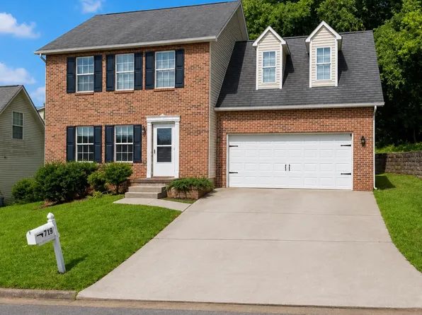 719 Colony Village Way, Knoxville, TN 37923