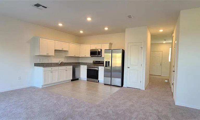 393 Madison Dr — Photo 10