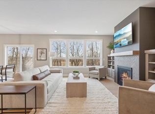 17724 Ellsworth Dr, Lakeville, MN 55044