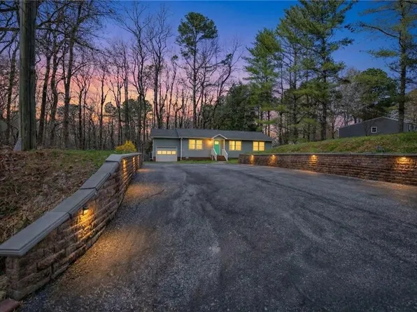 8174 Brook Ct, Gloucester, VA 23061