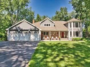 480 Sunset Dr, Crystal Lake, IL 60014