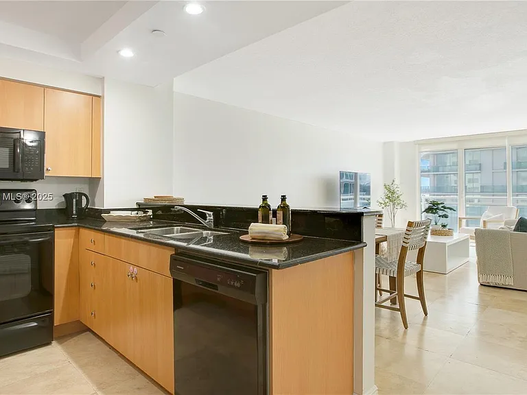 6917 Collins Ave #705 — Photo 9
