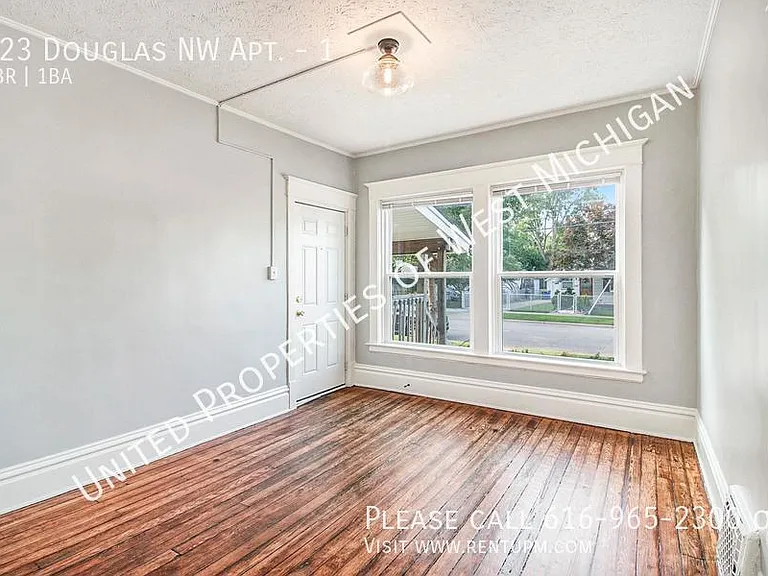 823 Douglas St NW #1 — Photo 3