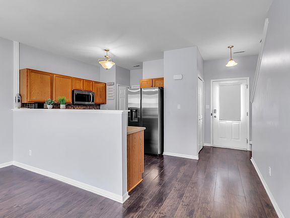 5th image of 883 Flagstone Dr