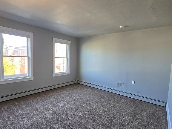4th image of 52 E Hancock St APT B