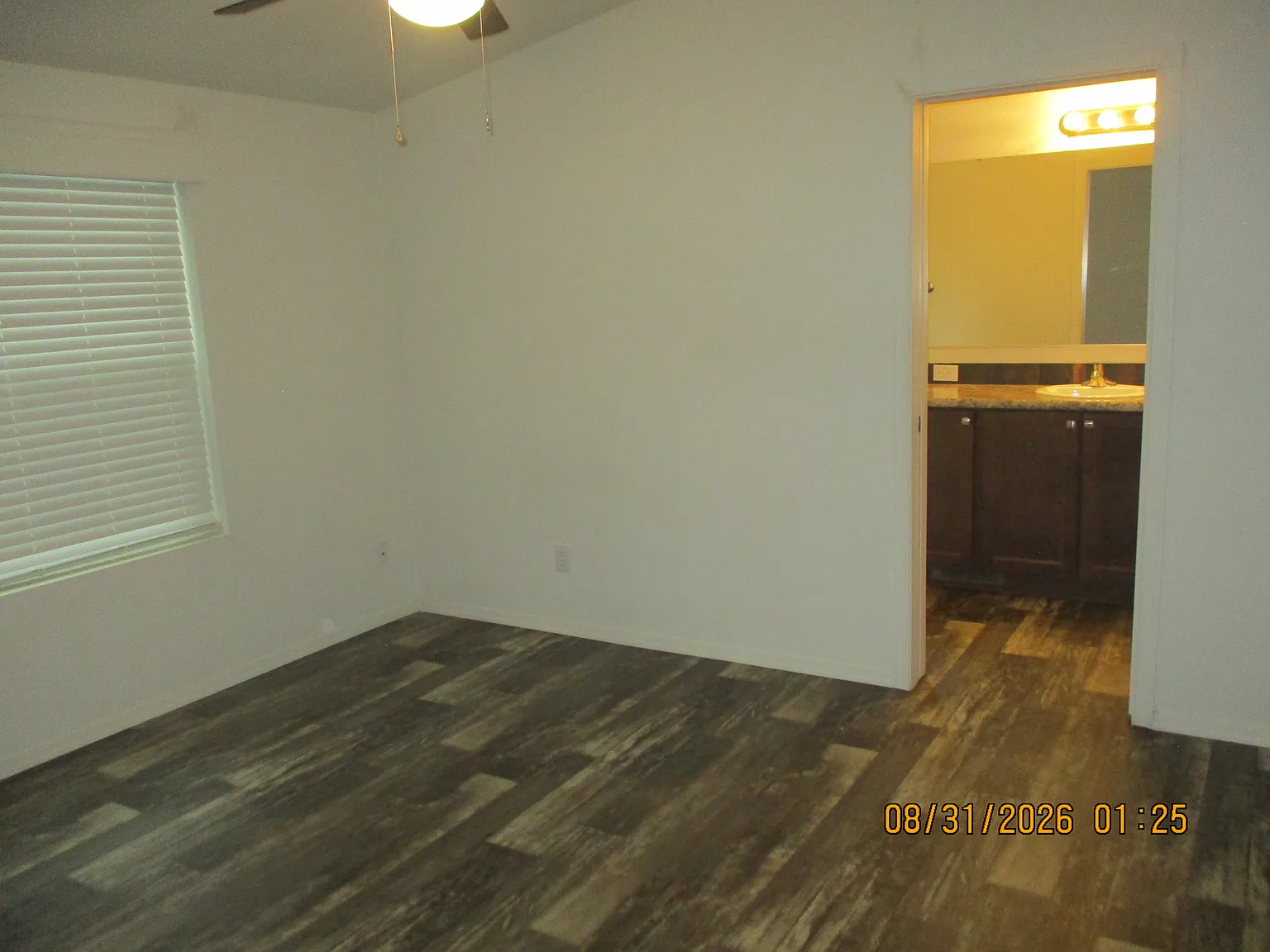 2 bed, 960 sqft, $1,600 — Photo 2