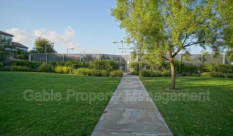 26882 Greenleaf Ct — Photo 32