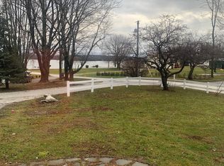 15 N Shore Rd, Saint Albans, VT 05478