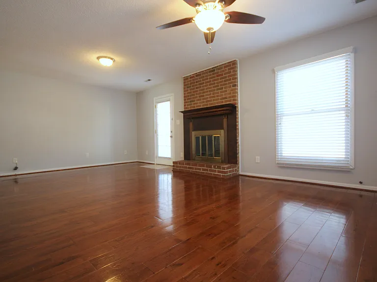 1472 Twin Branches Cir SE — Photo 3