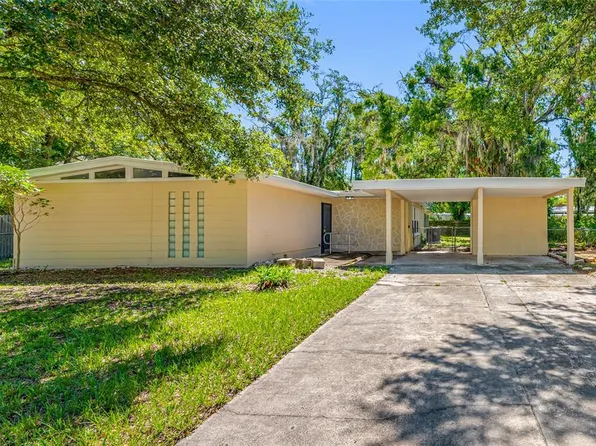 810 W River Dr, Temple Terrace, FL 33617
