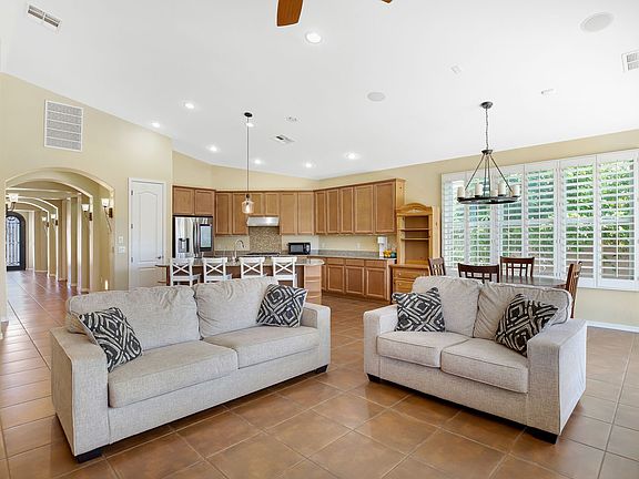 2nd image of 2403 E Dogwood Dr