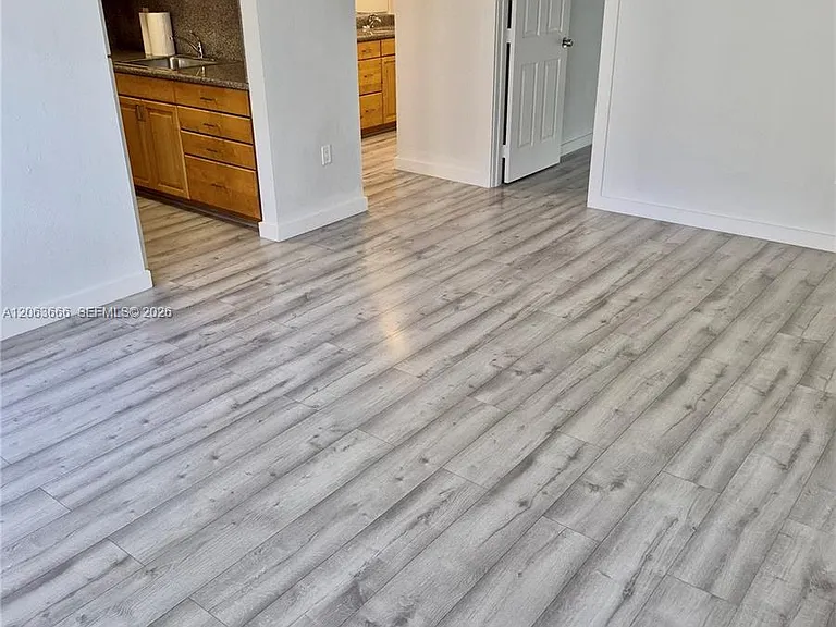 344 Meridian Ave #4B — Photo 5
