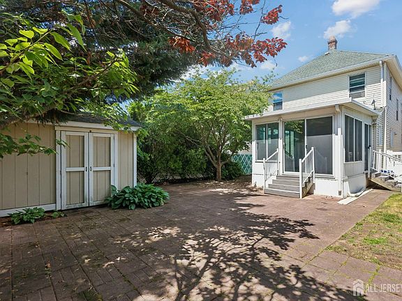 4th image of 7 Johnson Pl