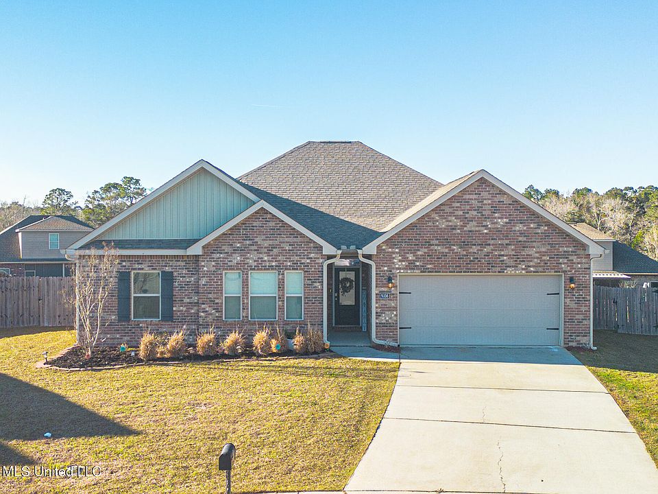 1st image of 9356 Goldfinch Ct