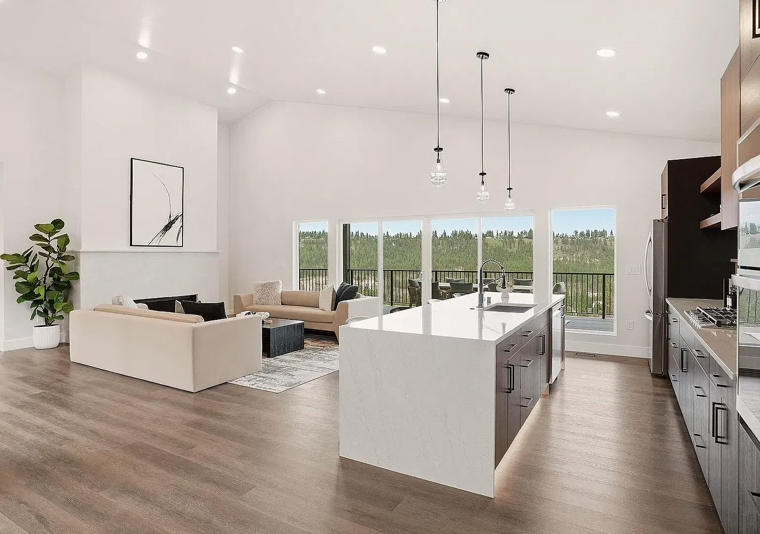 Beautiful 5 Bed, 5 Bath House in Spokane! — Photo 1