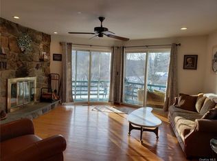 22 Snake Path Ln, Chester, NY 10918