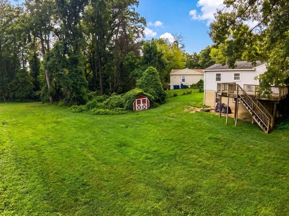 8419 Wesleyan St, Vienna, VA 22180