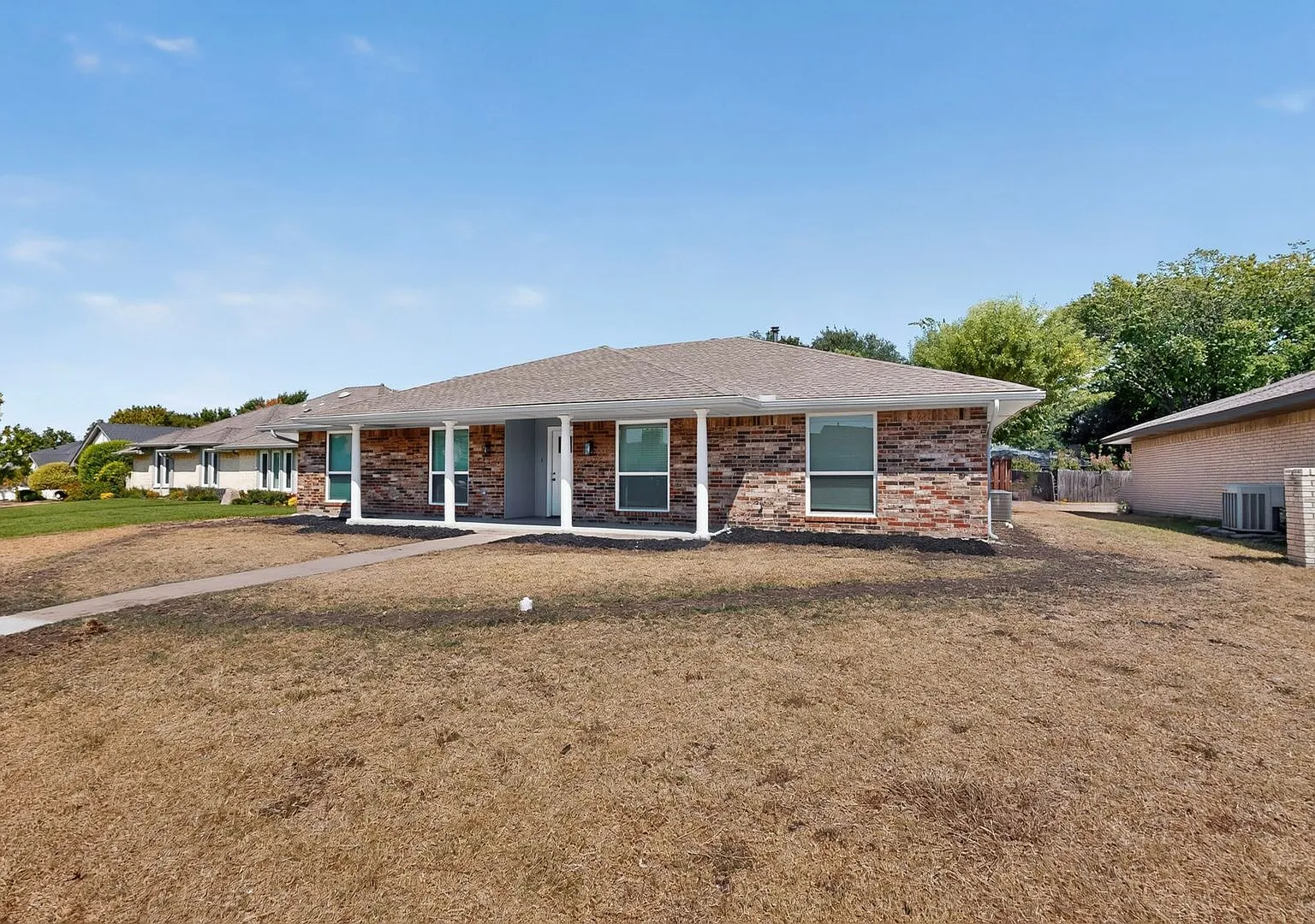 Carrollton Gem Ready to Be yours — Photo 4