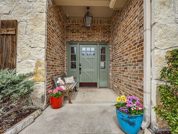 2nd image of 1462 Durham Rd