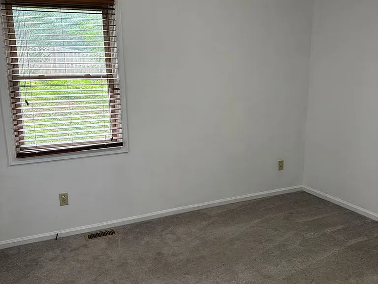 2277 Starbrooke Dr — Photo 11