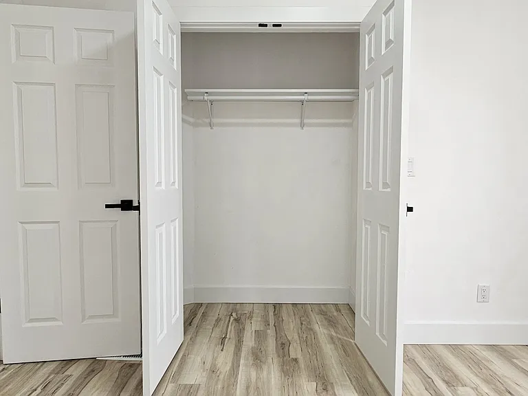 1035 Crosby St #1037 — Photo 7