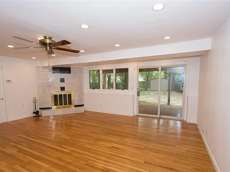 49 Soulice Pl — Photo 17