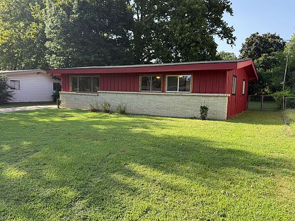 2nd image of 2612 Williams Ave