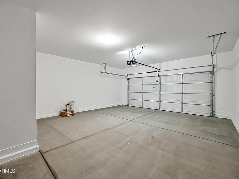 23410 W Florence Ave — Photo 32