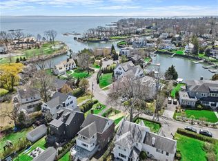19 Old Colony Dr, Larchmont, NY 10538