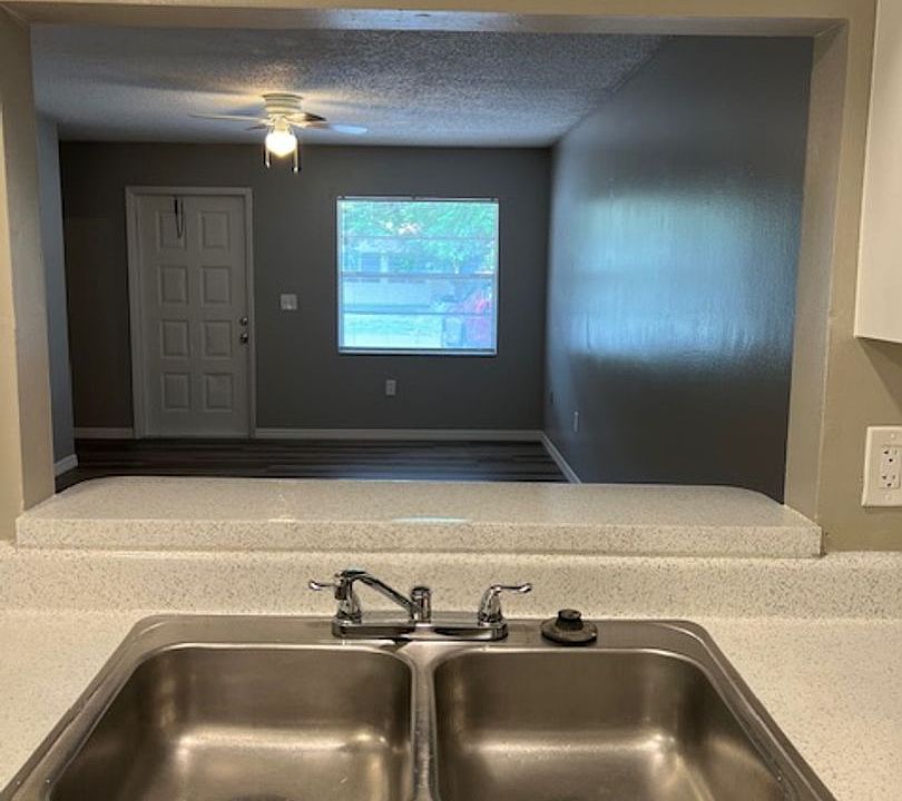 1st image of 718 25th St W #0