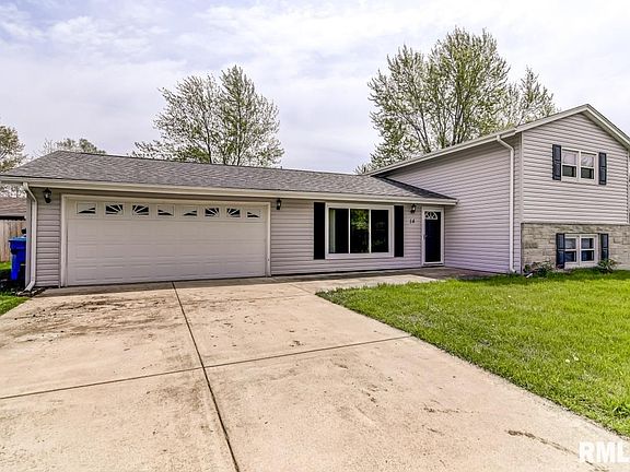 3rd image of 14 Pinto Dr