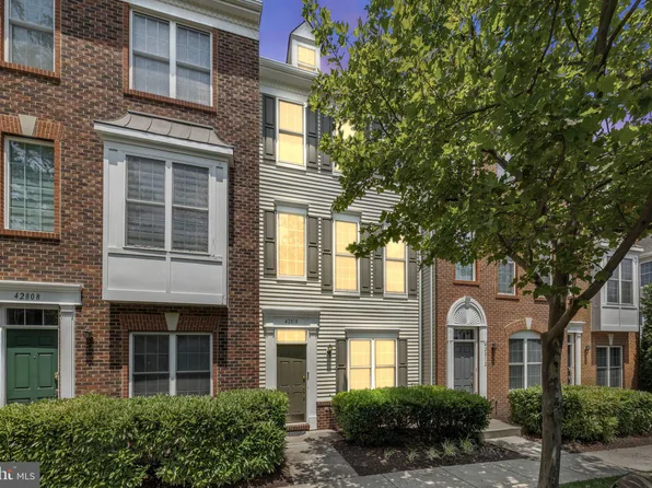 42810 Flannigan Ter, Chantilly, VA 20152