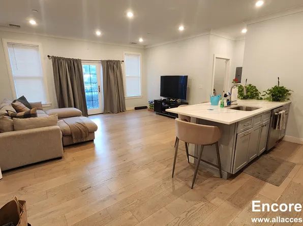 32 Cummins Hwy #2, Boston, MA 02131