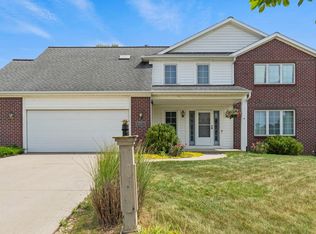 11304 Saint Ives Dr, Fort Wayne, IN 46818