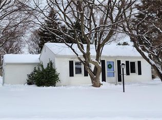 180 Penhurst Rd, Rochester, NY 14610