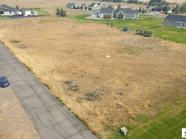 2912 Hackamore Dr, Saint Anthony, ID 83445