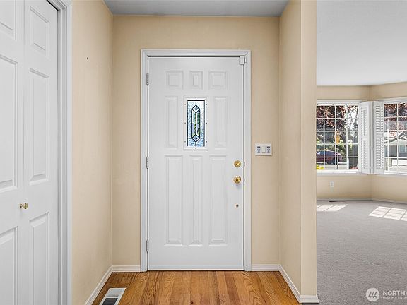 4th image of 606 S 56th Avenue