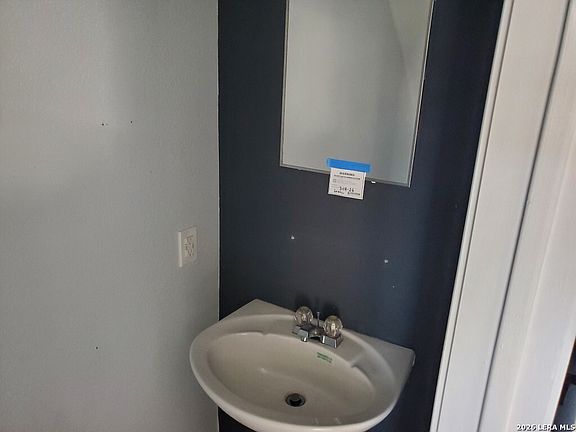 5th image of 223 Lebanon