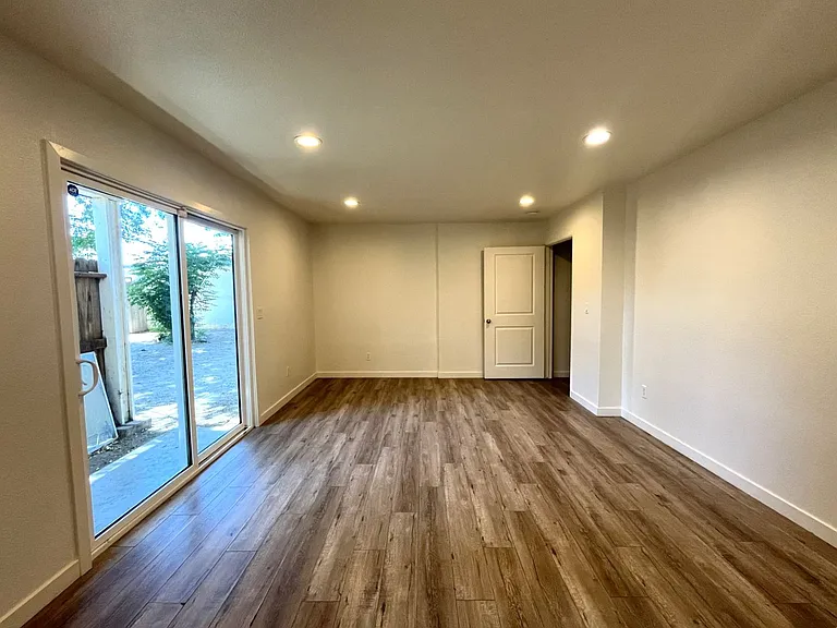 1629 Kendall Dr — Photo 16