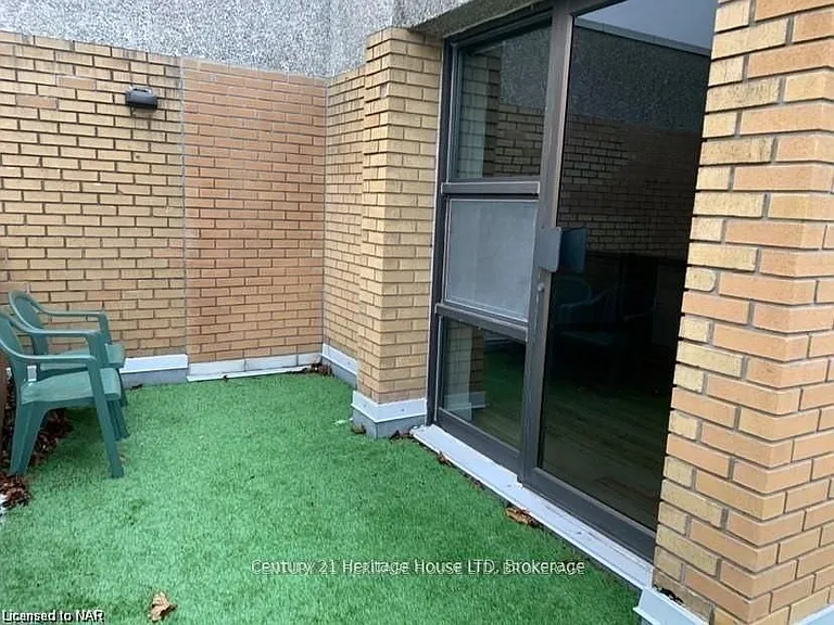 238 Bertie St #2 — Photo 14