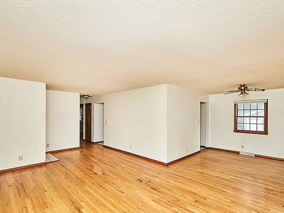 4th image of 2928 Vine St