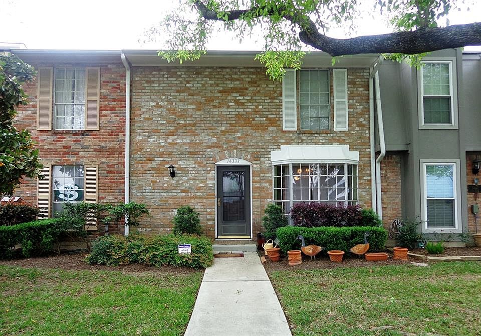 The builder's model home, the original owner has lived there happily since purchasing it. On the street for east guest parking