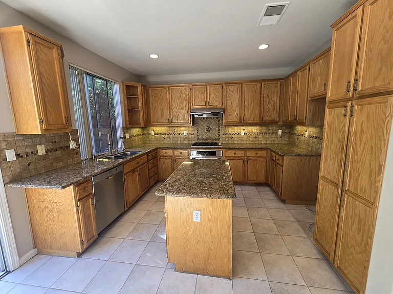 3292 Chateau Du Lac — Photo 11