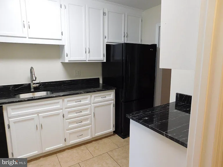 1170 N Vermont St — Photo 3