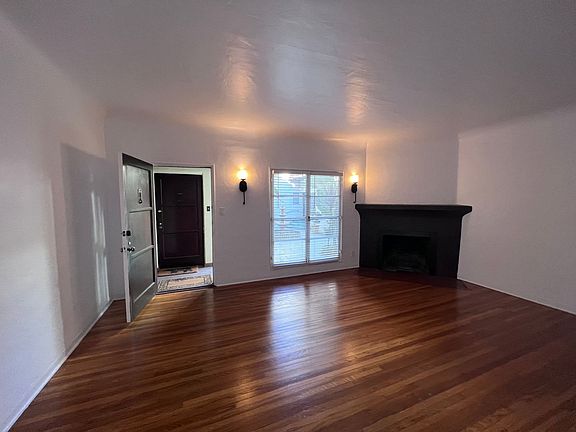 4th image of 640 N Beachwood Dr #104