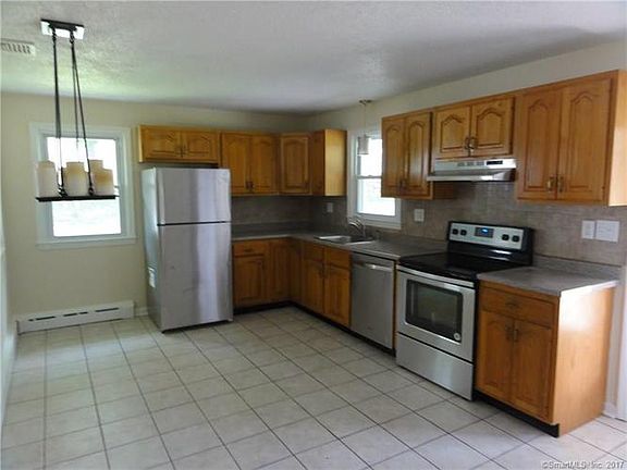 5th image of 36 Whitecroft Ln